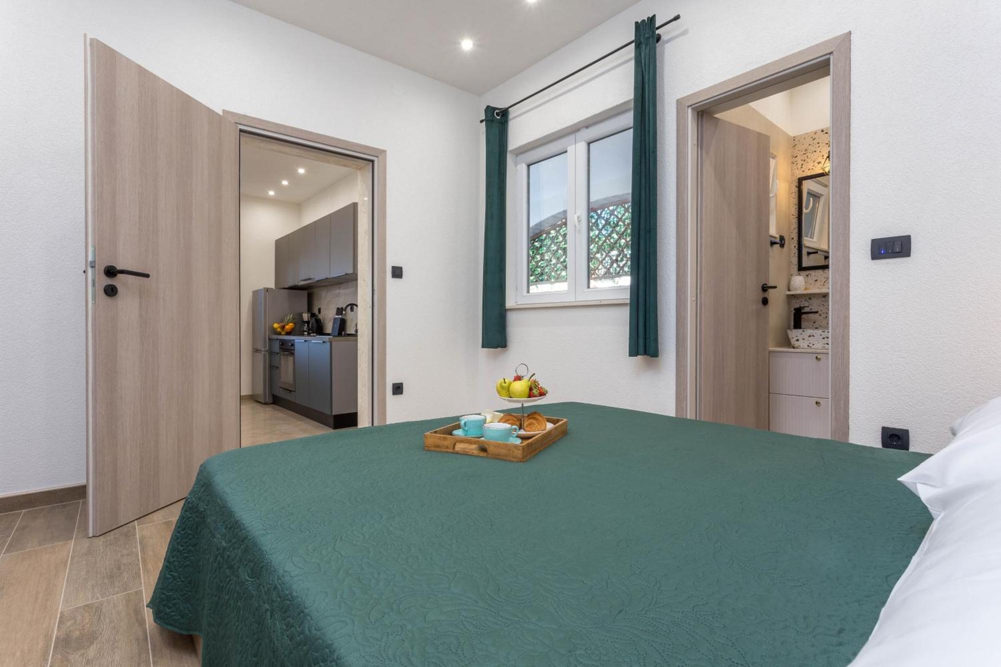 Apartments By The Sea Cove Zastupac, Hvar - 8761 Hvar Town Room photo
